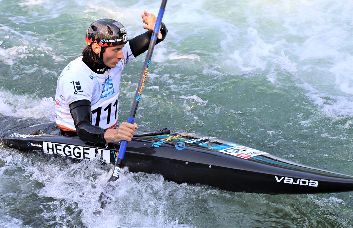 ICF Kanuslalom Weltcup in Pau Boater Cross (CSLX) Heats Kanu
